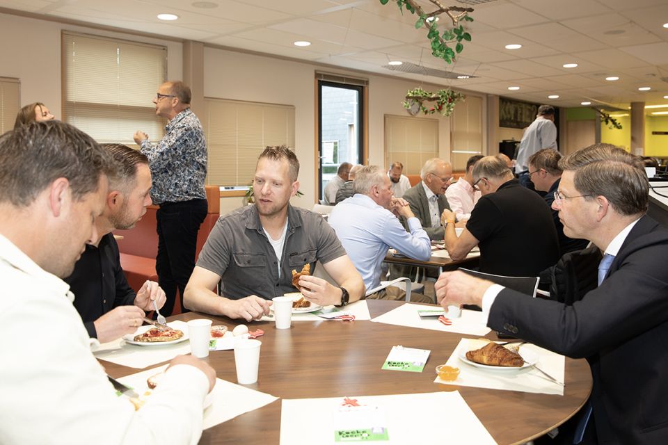 Goede start met ontbijt op het gemeentehuis