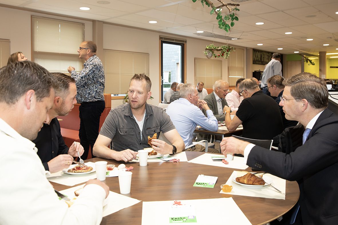 Goede start met ontbijt op het gemeentehuis